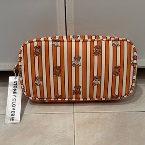 NWT Stoney Clover Lane Discontinued Small Pouch from the Clover Stone Inn